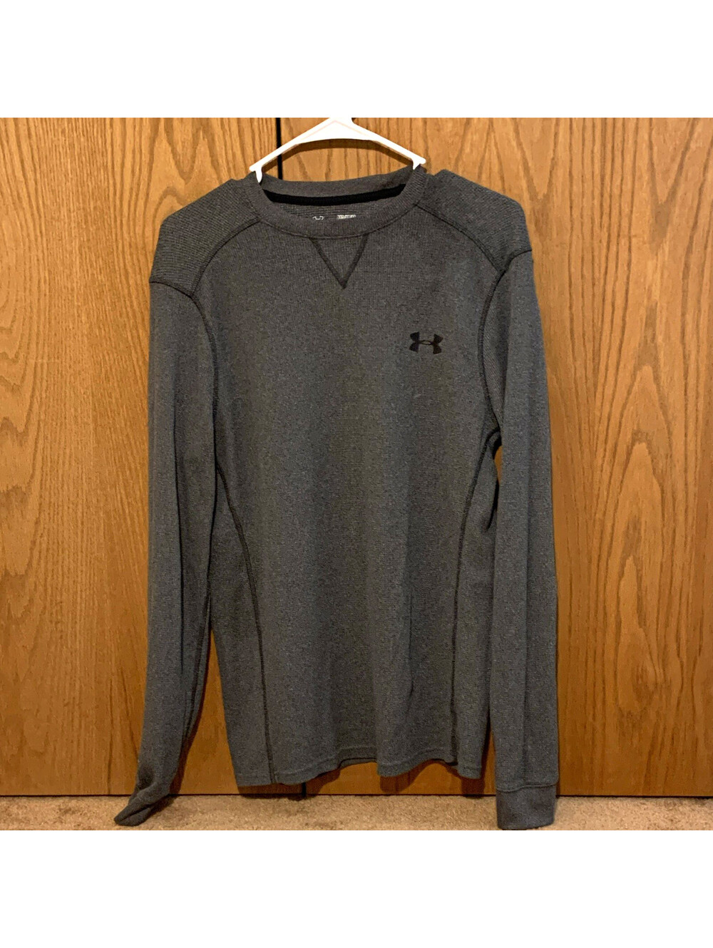 Under Armour ColdGear Men’s M Gray Long Sleeve Crew Neck Loose Stretch Shirt